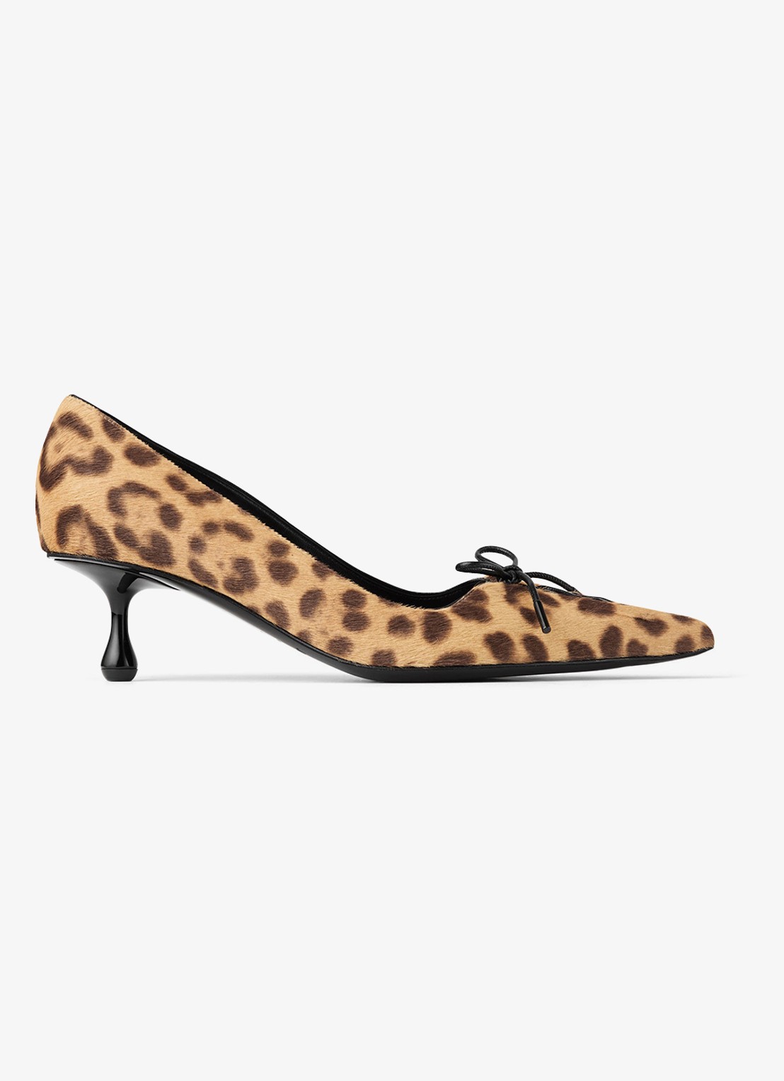 Jimmy Choo Scarlett 50 pump van kalfsleer - voorkant 4 lichtbruin