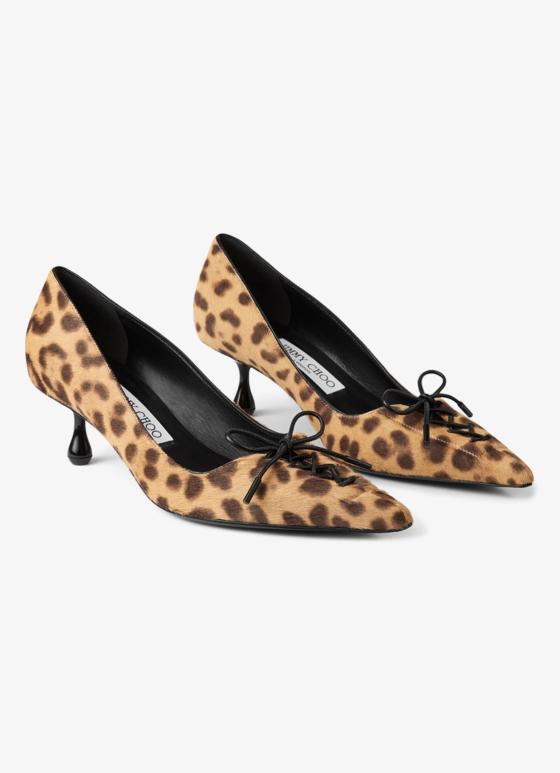 Jimmy Choo Scarlett 50 pump van kalfsleer - voorkant 5 lichtbruin