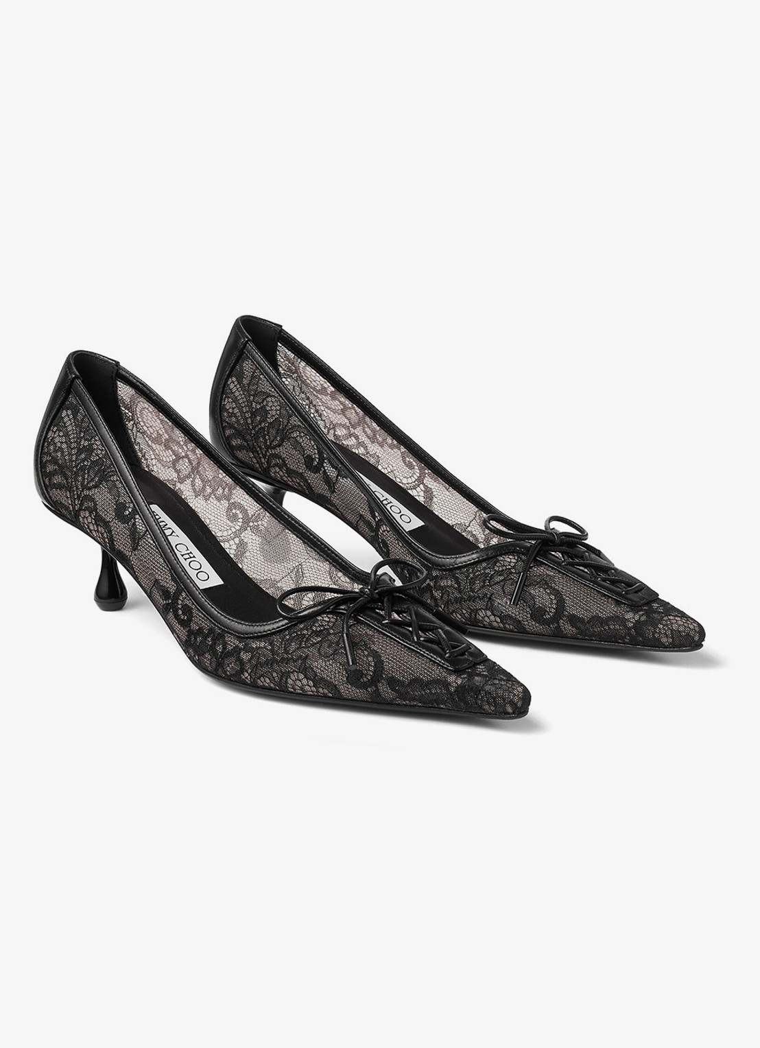 Jimmy Choo Scarlett 50 pump van kant met lamsleren details - voorkant 2 zwart