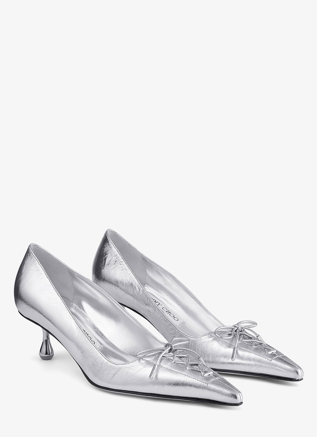 Jimmy Choo Scarlett 50 pump van lamsleer met metallic finish - voorkant 3 zilver