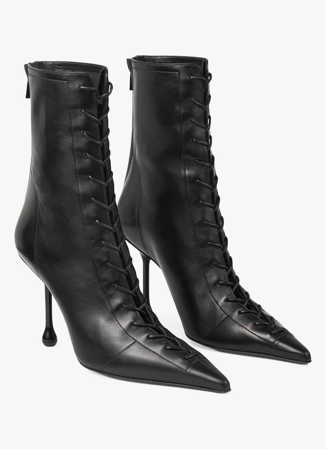 Jimmy Choo Scarlett 95 enkellaarsje van lamsleer - detail zwart