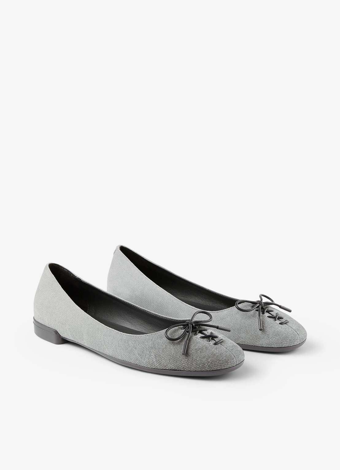 Jimmy Choo Scarlett ballerina met strikdetail - voorkant 3 grijs