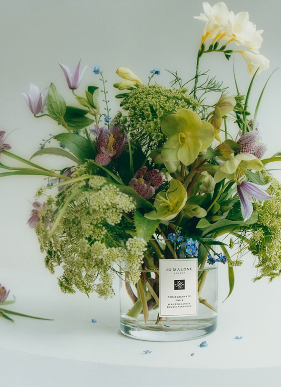 Jo Malone London English Pear & Freesia Deluxe Candle - geurkaars 600 gram - detail 4 undefined