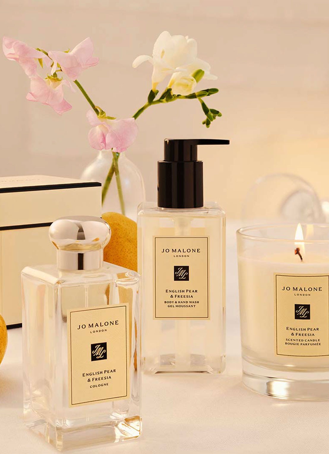 Jo Malone London English Pear & Freesia Deluxe Candle - geurkaars 600 gram - detail 5 undefined