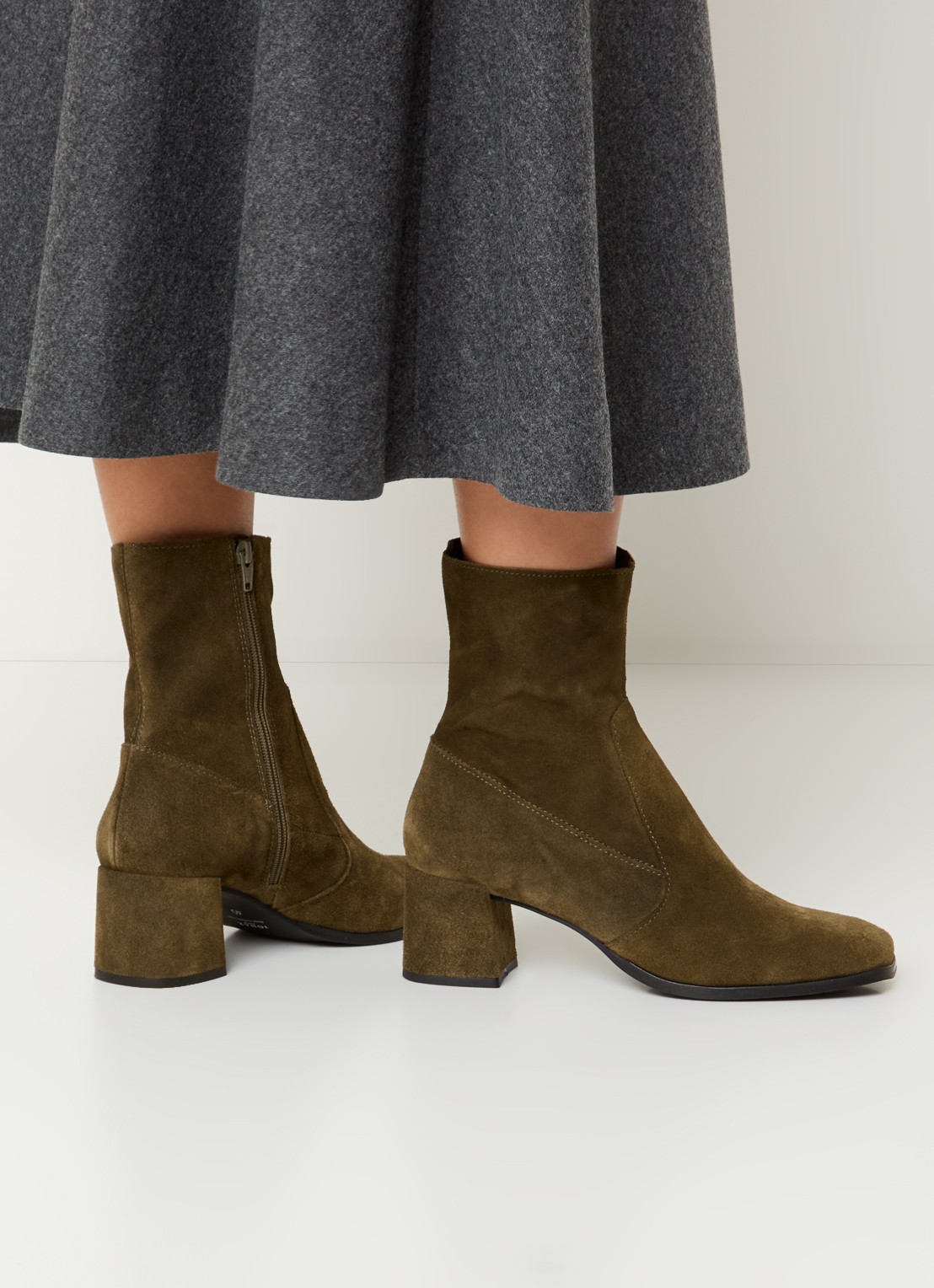 Jonak Argentat enkellaarsje van kalfsleer - voorkant 3 bronsgroen