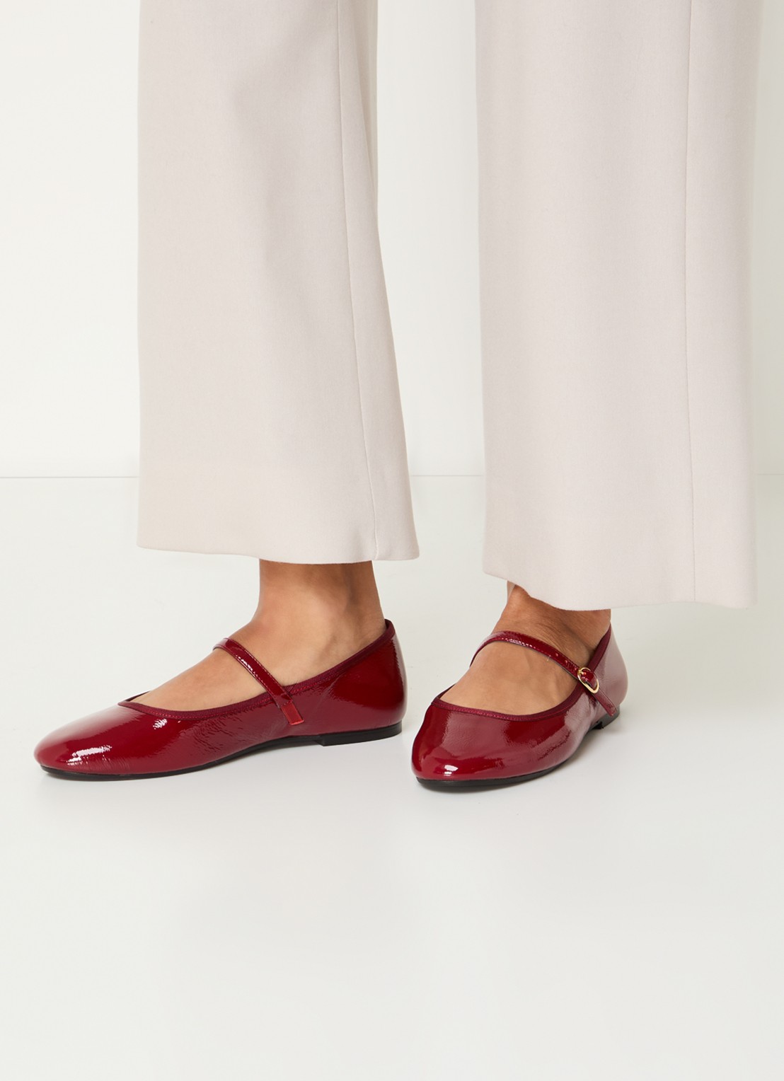 Jonak Douceur ballerina van leer met lakfinish  - voorkant 3 donkerrood
