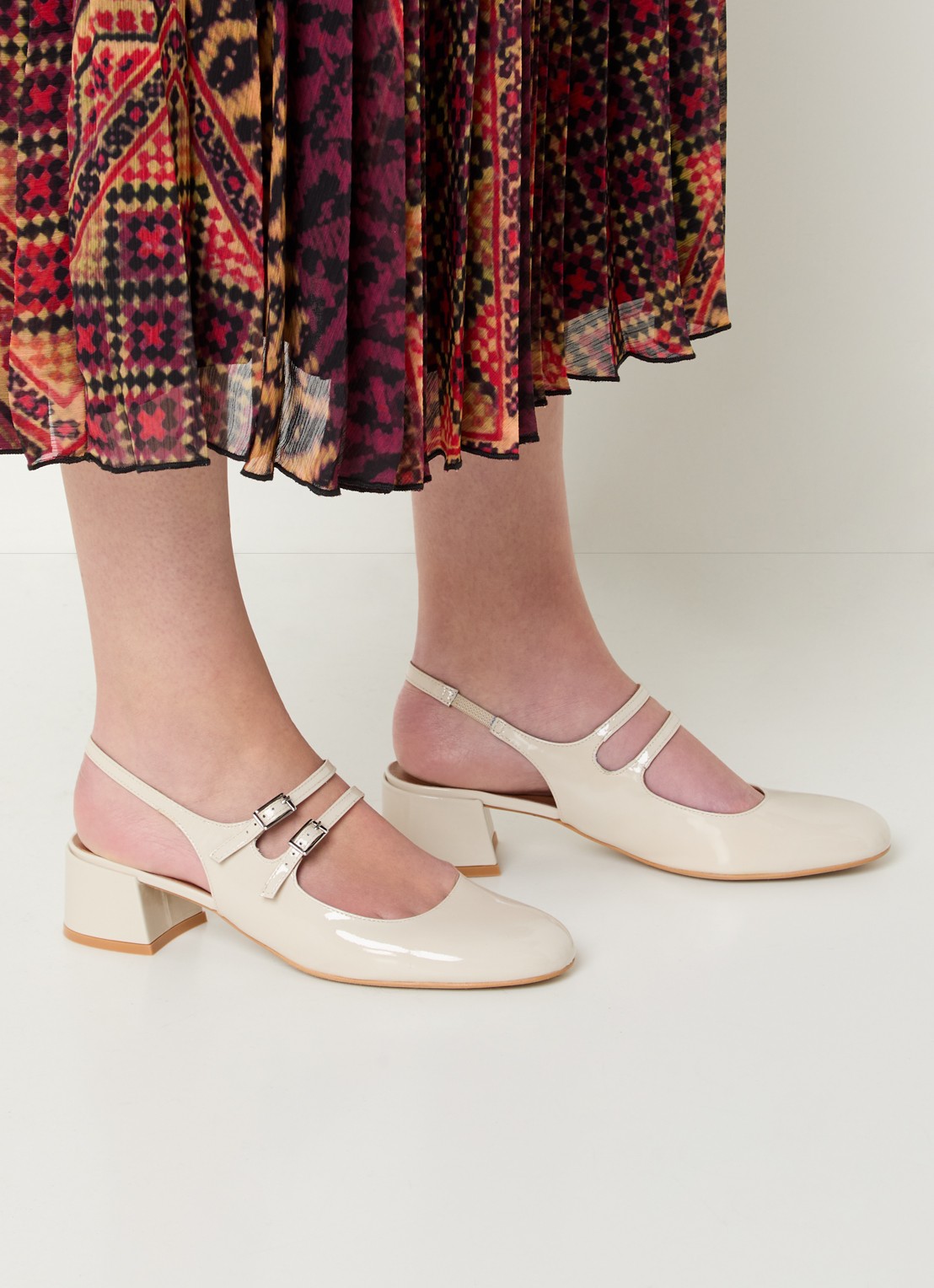 Jonak Drible slingback van kalfsleer met gespdetail - voorkant 2 ivoor