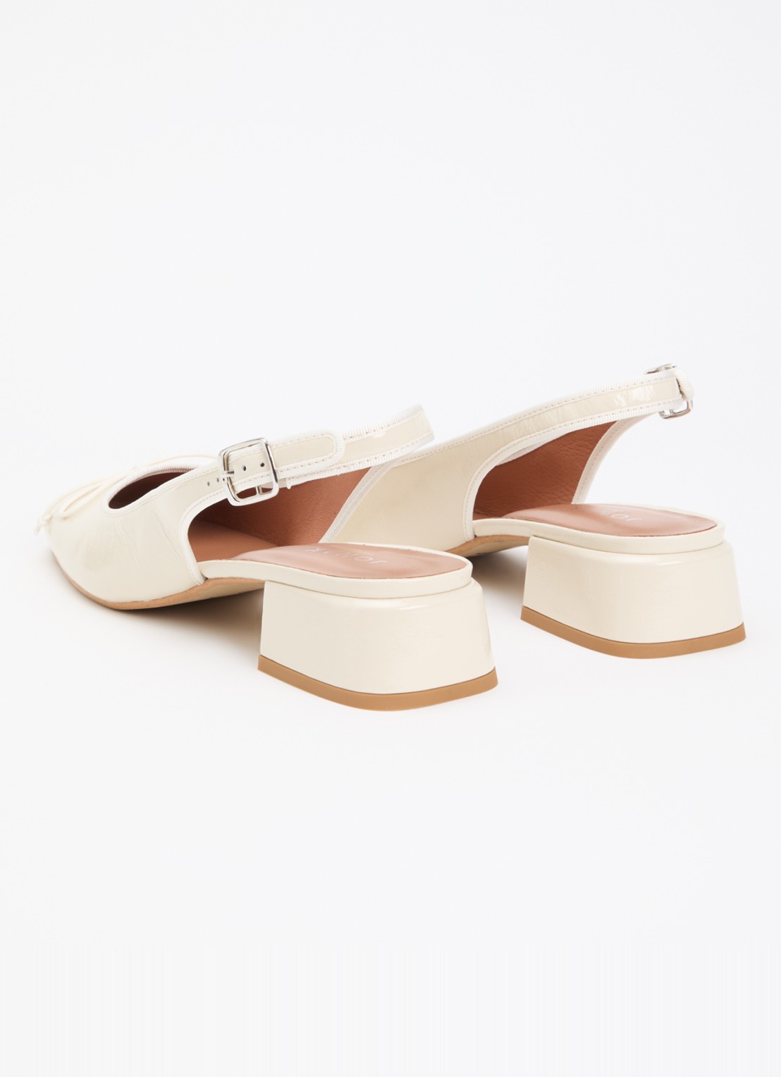 Jonak Dybilo slingback van kalfsleer met lakfinish - achterkant ivoor
