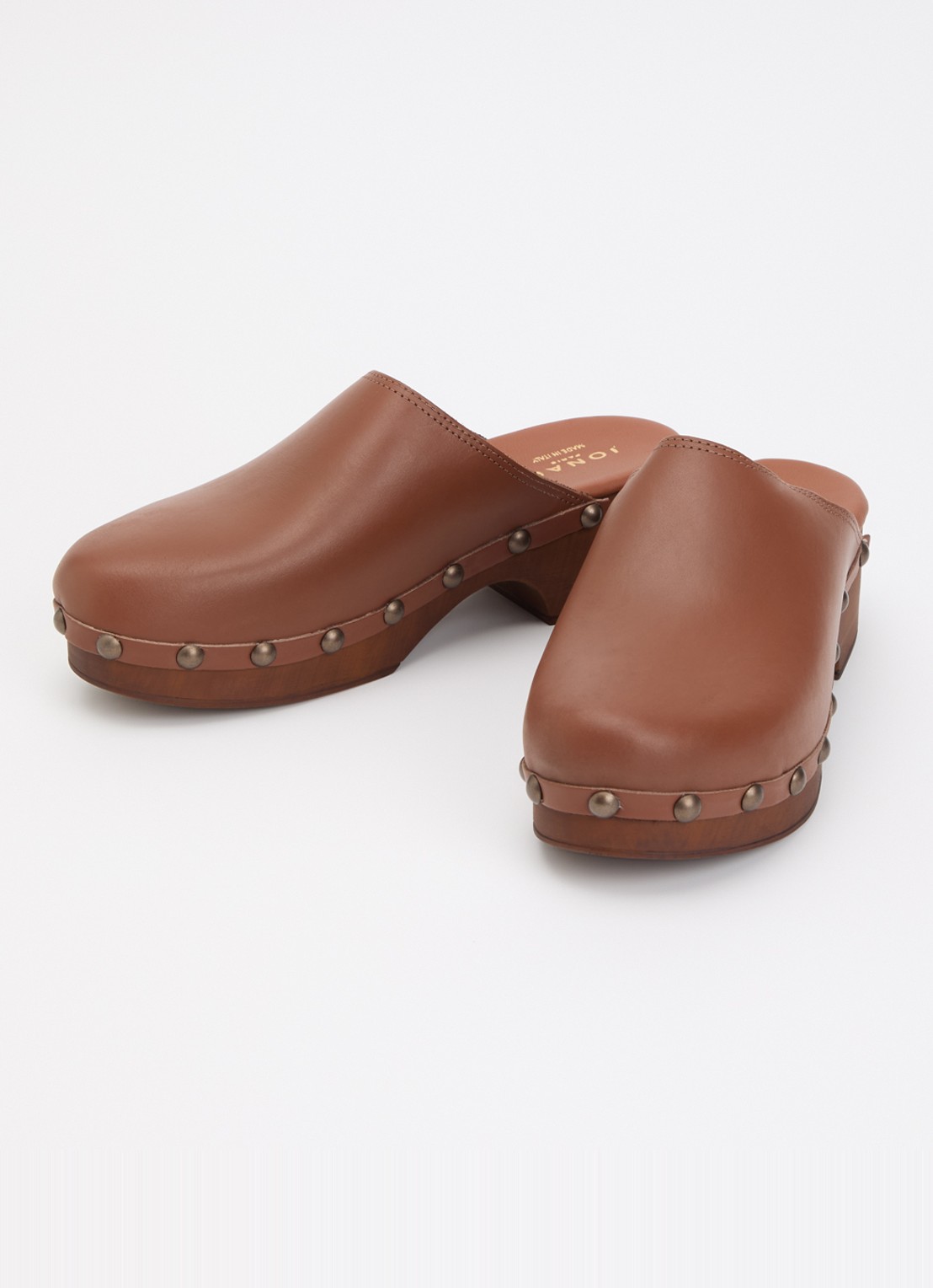 Jonak Muiltje van kalfsleer met studs - detail roodbruin