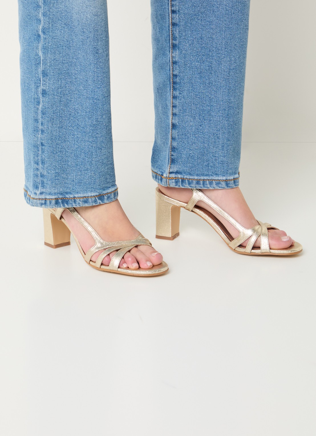 Jonak Vaiana sandalette met metallic finish - voorkant 6 goud