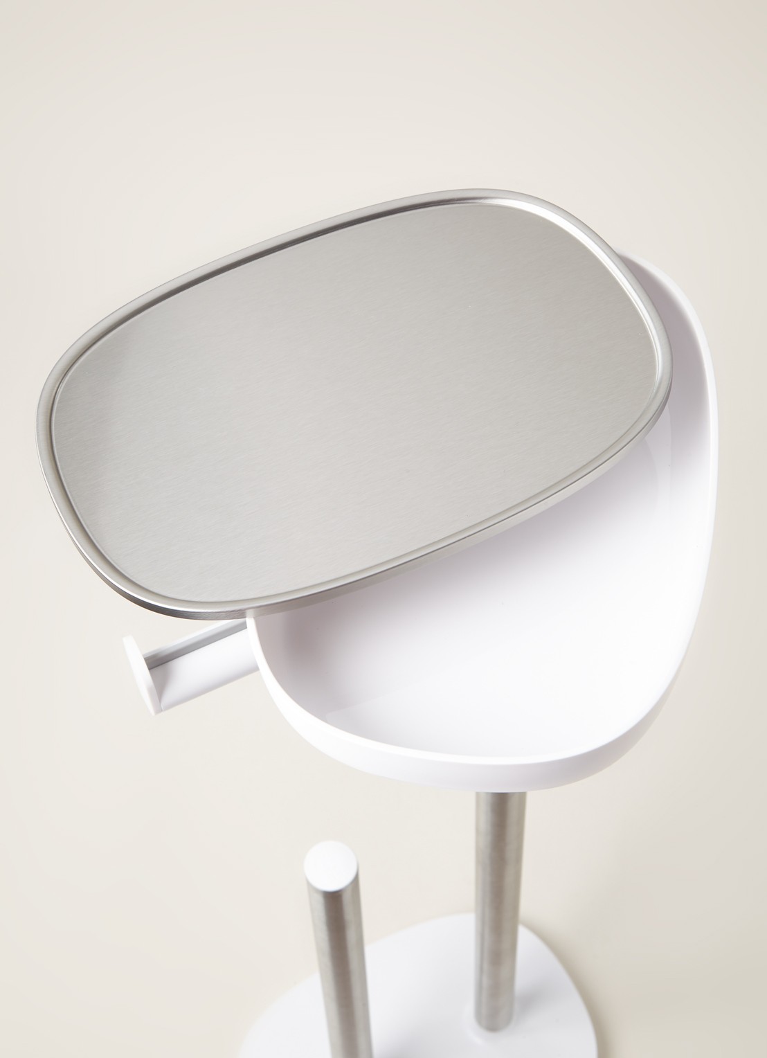 Joseph Joseph EasyStore Butler Plus toiletrolhouder - detail 3 zilver