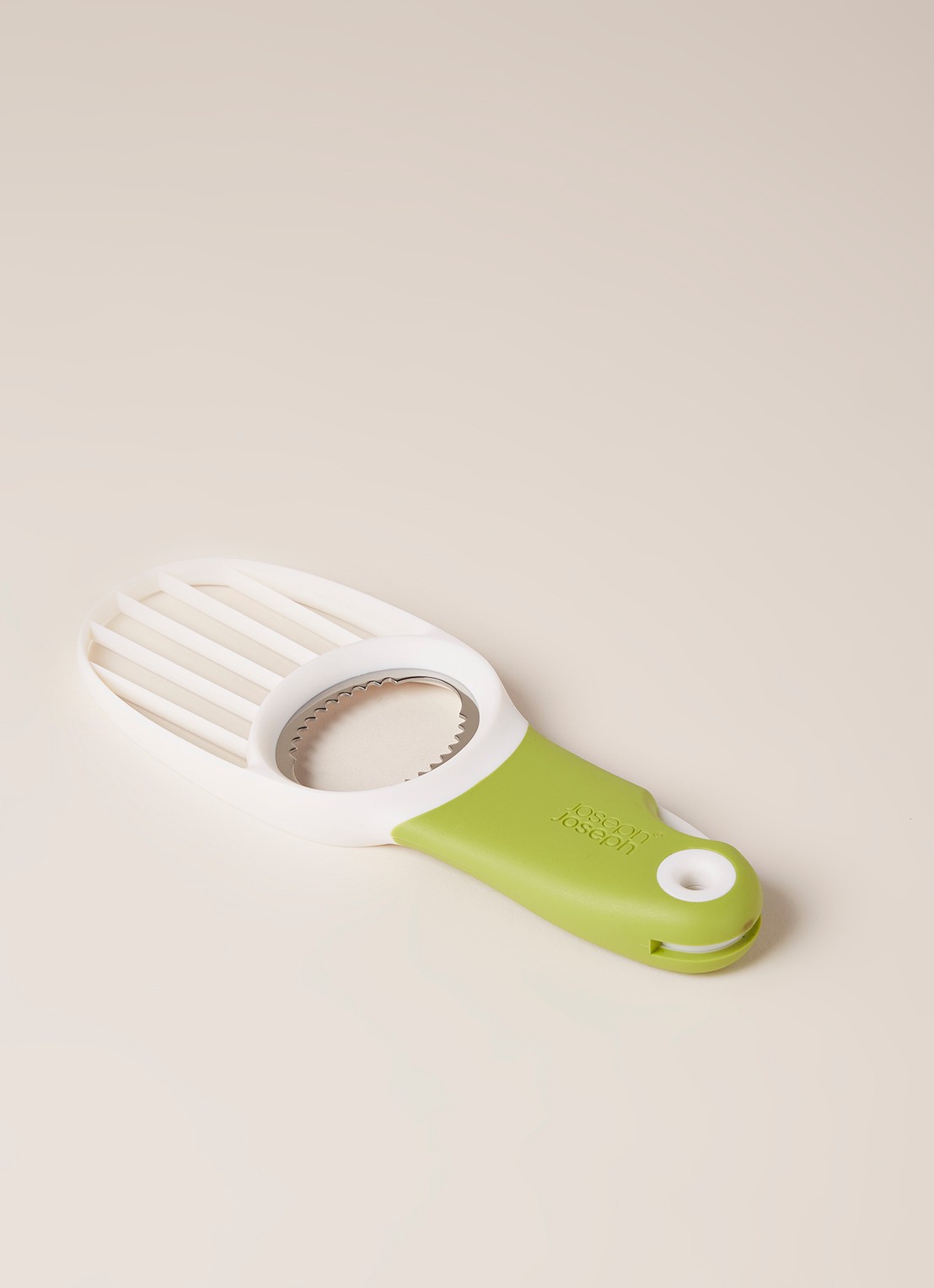 Joseph Joseph GoAvocado 3-in-1 avocadosnijder - voorkant 2 lichtgroen
