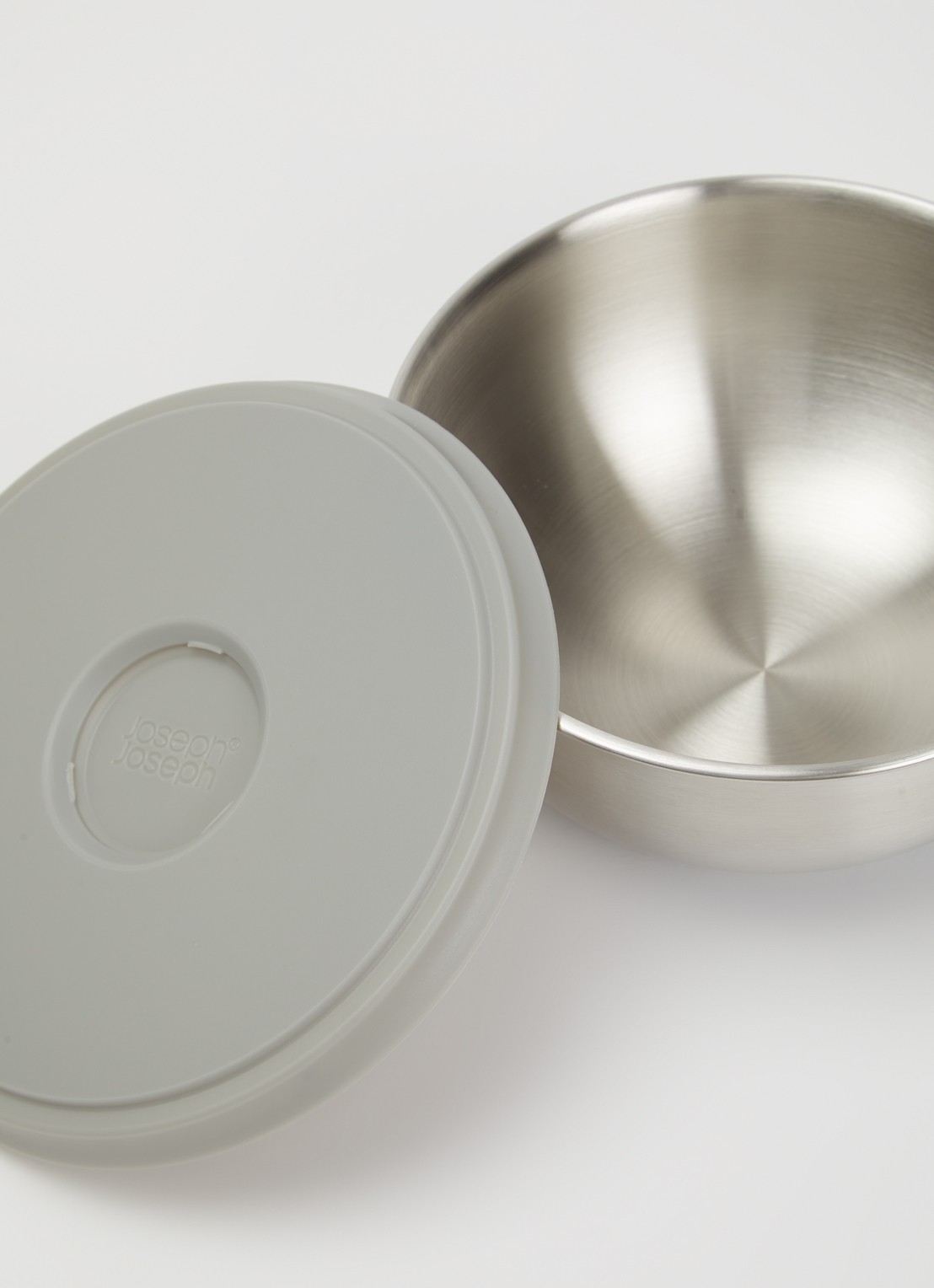 Joseph Joseph Nest Prep & Store voorraadschaal met deksel - set van 4  - detail 2 zilver