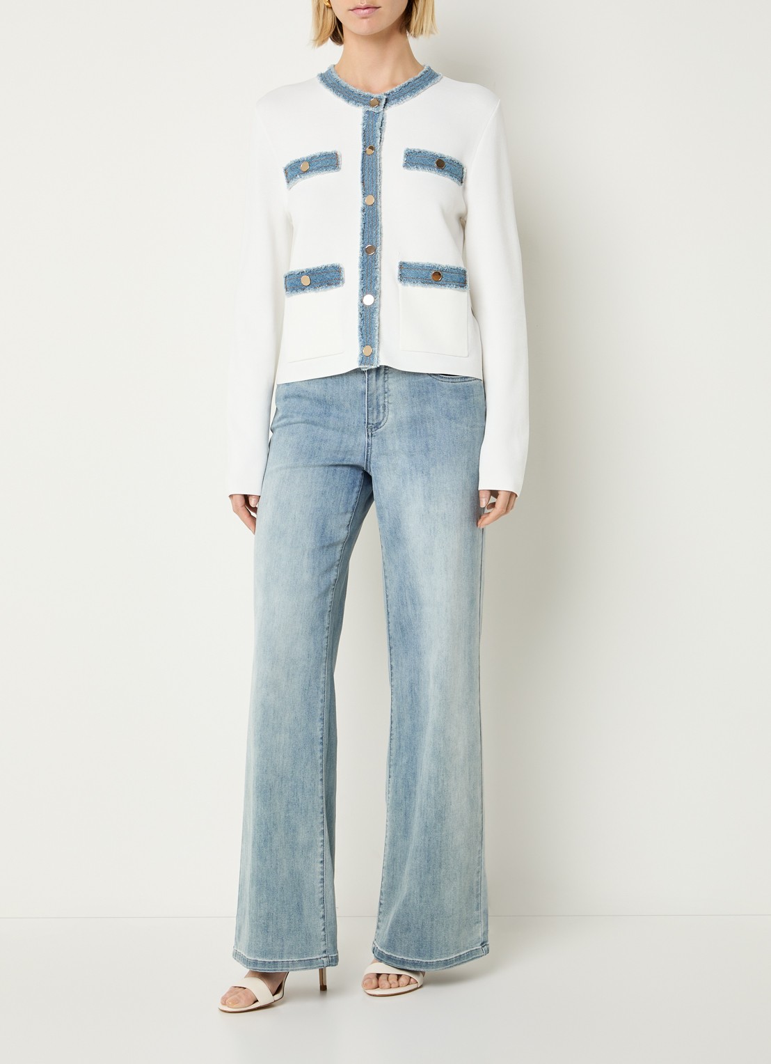 Joseph Ribkoff Fijngebreid vest met details van denim - voorkant 3 gebroken wit