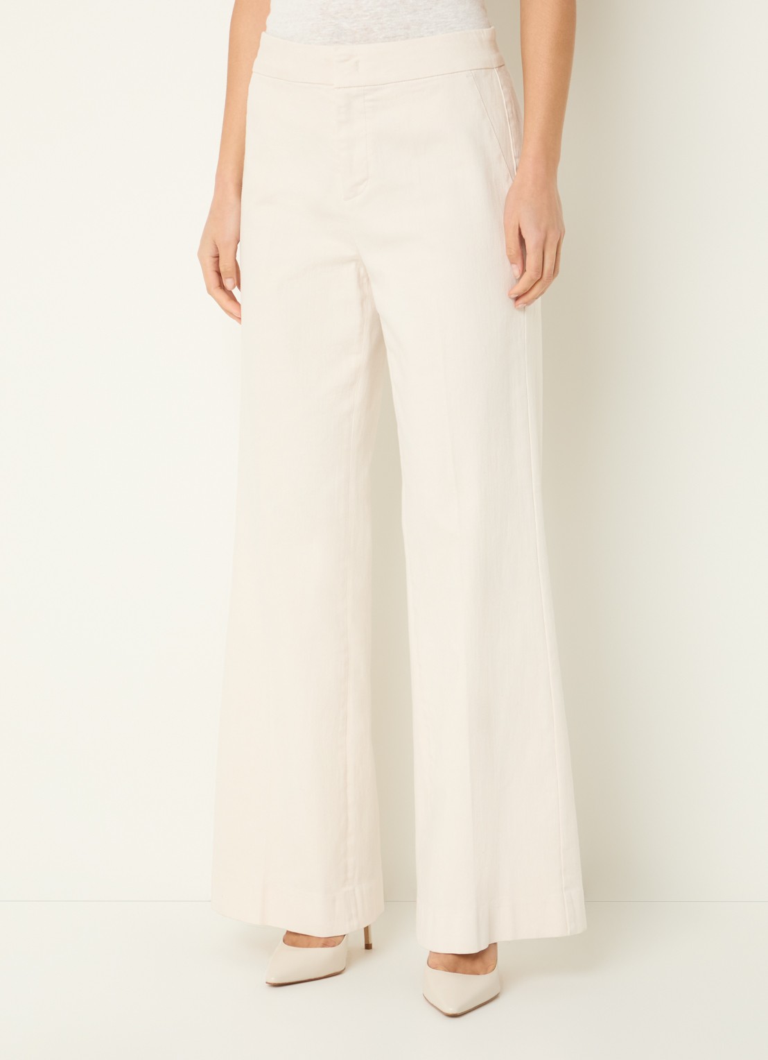 Joseph Ribkoff Mid waist flared jeans met gekleurde wassing - detail creme