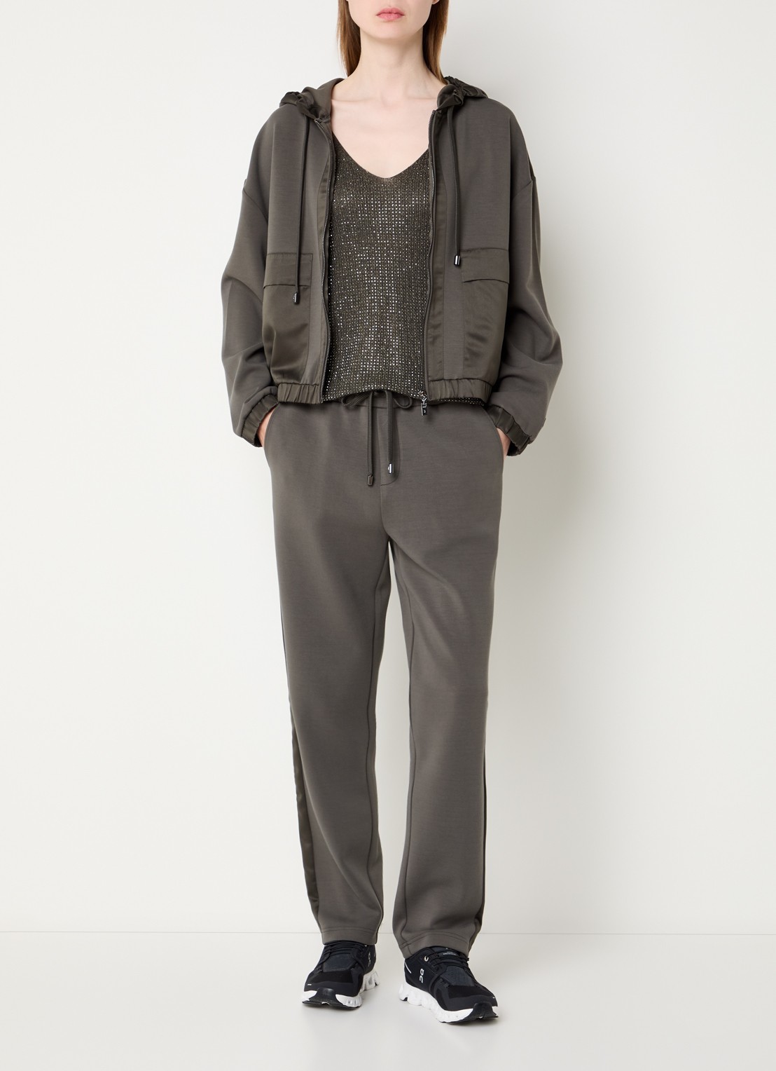 Joseph Ribkoff Mid waist slim fit joggingbroek met steekzakken - voorkant 2 olijfgroen
