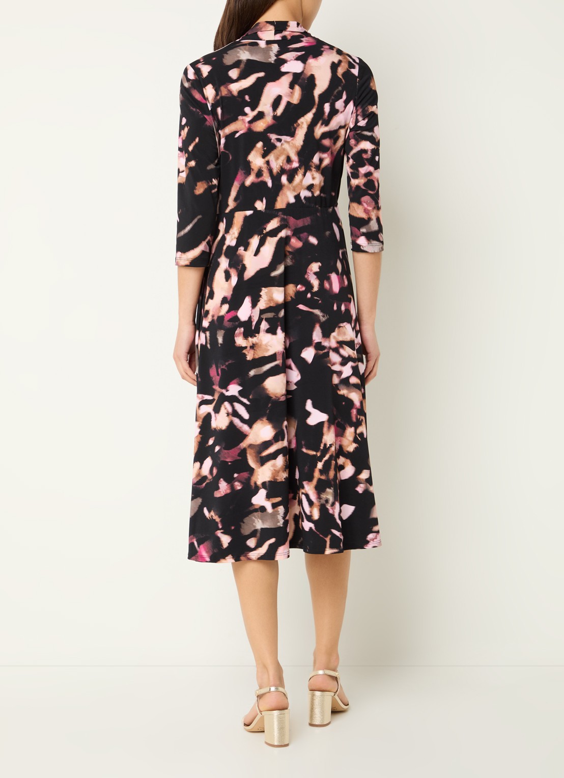 Joseph Ribkoff Midi jurk met print en kettingdetail - achterkant 2 lichtroze