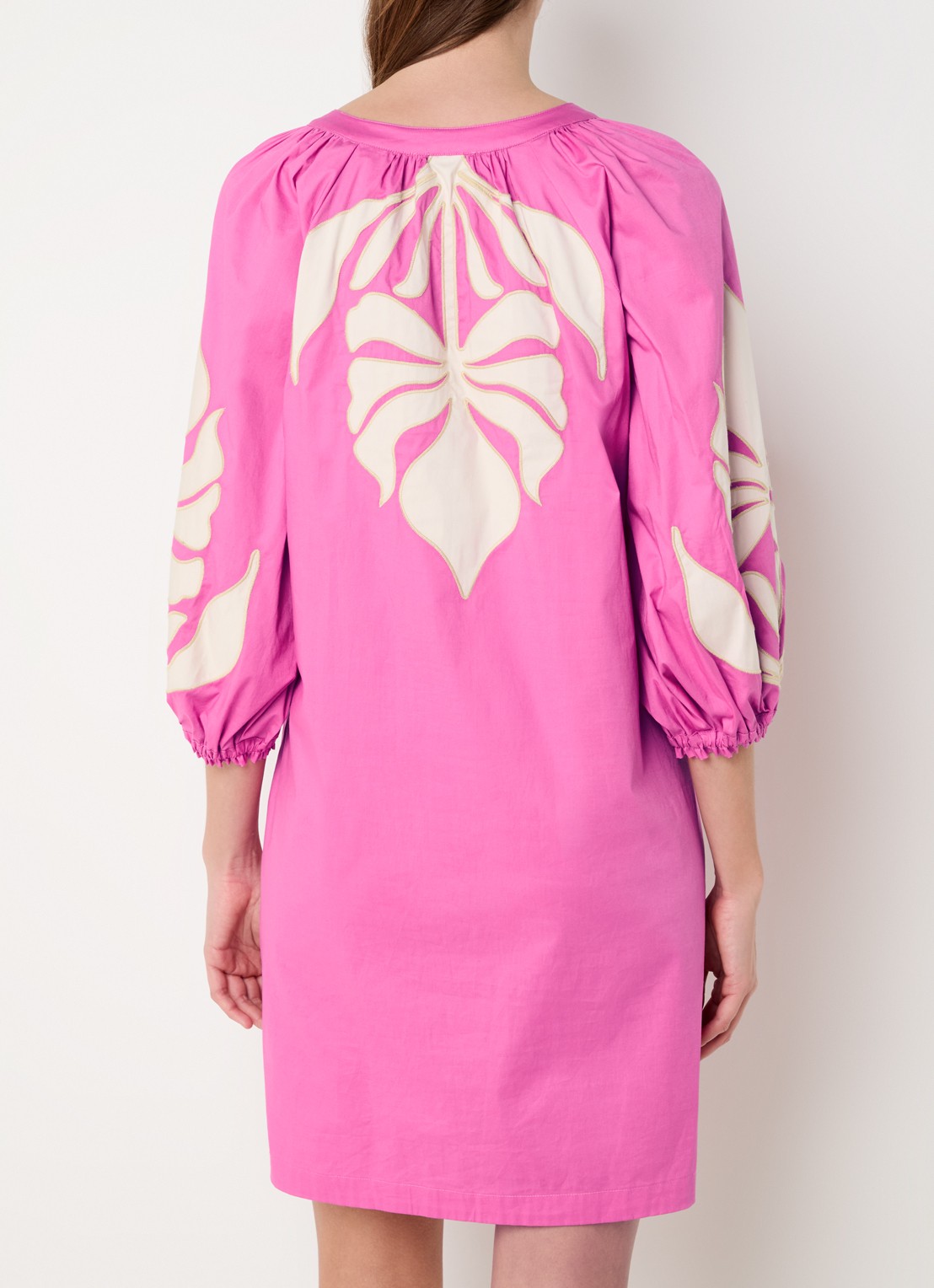 Joseph Ribkoff Mini tuniekjurk met applicatie - achterkant fuchsia