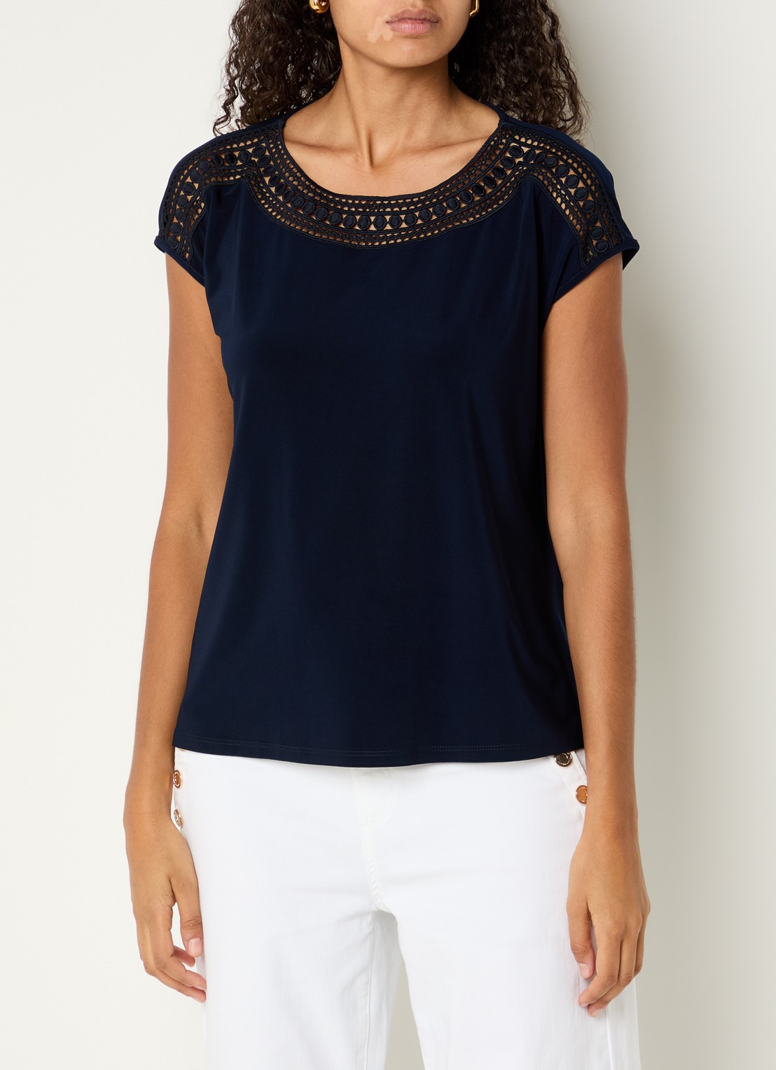 Joseph Ribkoff Mouwloze top met broderie - detail 2 donkerblauw