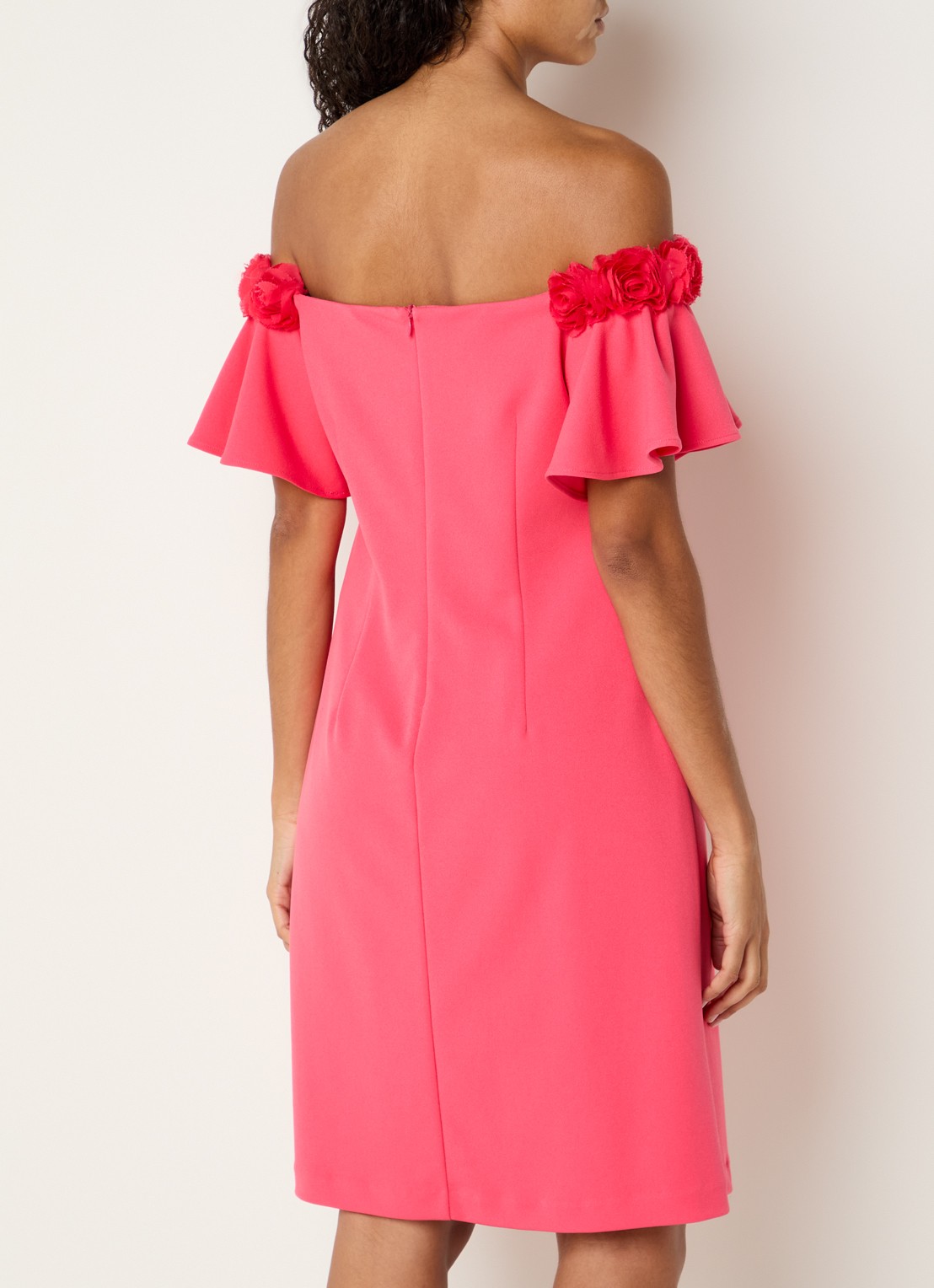 Joseph Ribkoff Off shoulder mini jurk met applicatie - achterkant 3 koraalroze
