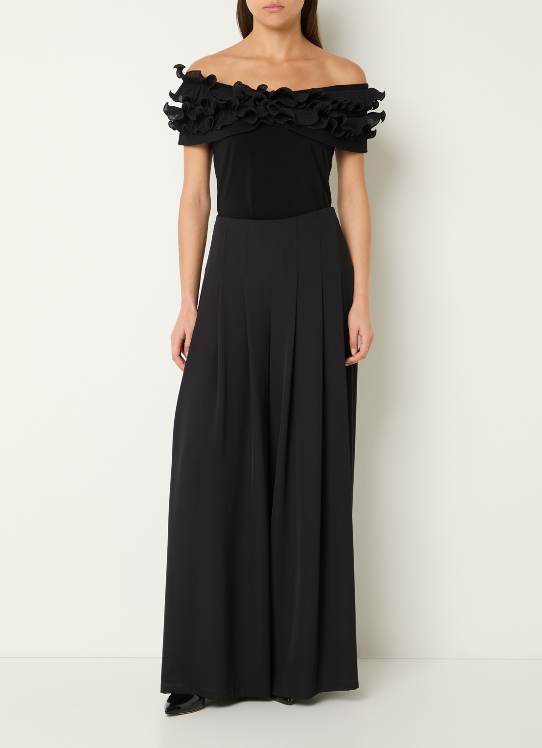 Joseph Ribkoff Off shoulder top met ruches - voorkant 2 zwart
