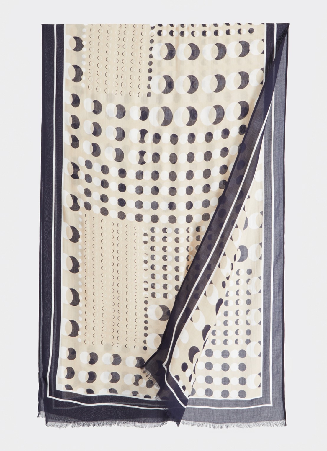 Joseph Ribkoff Sjaal met print 200 x 65 cm - detail 2 beige
