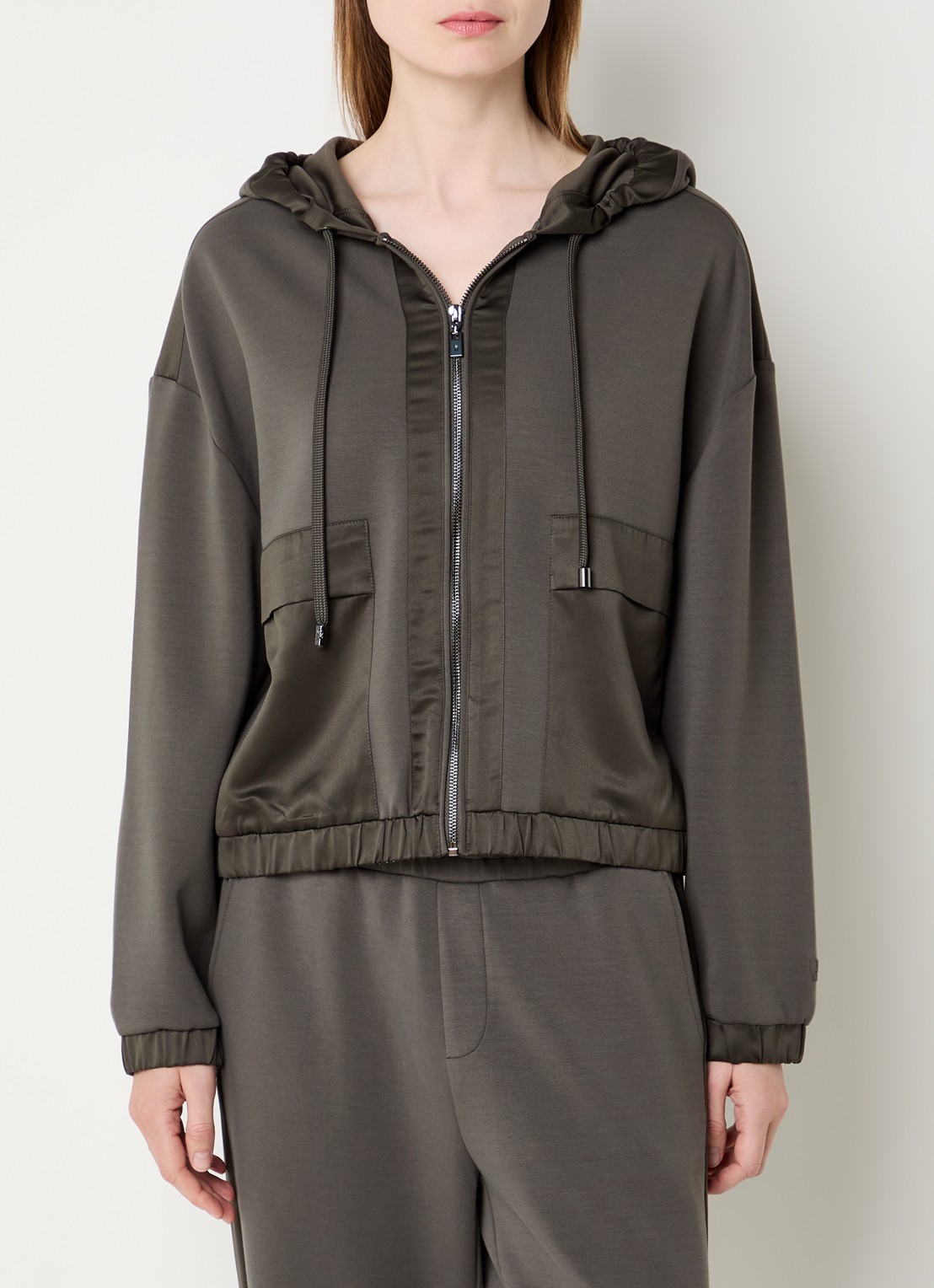 Joseph Ribkoff Sweatvest met opgestikte zakken - detail 2 olijfgroen
