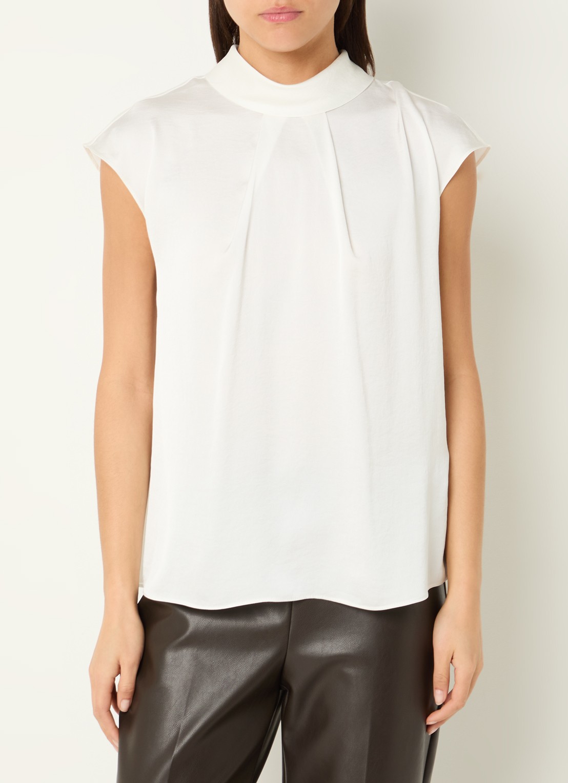 Joseph Ribkoff Top met opstaande kraag en glanzende finish - detail 4 gebroken wit