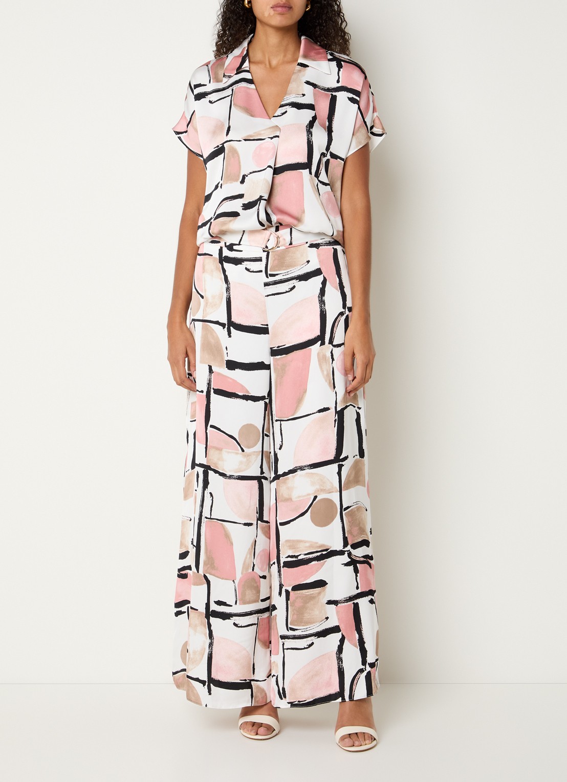 Joseph Ribkoff Top met print en V-hals - voorkant 4 wit