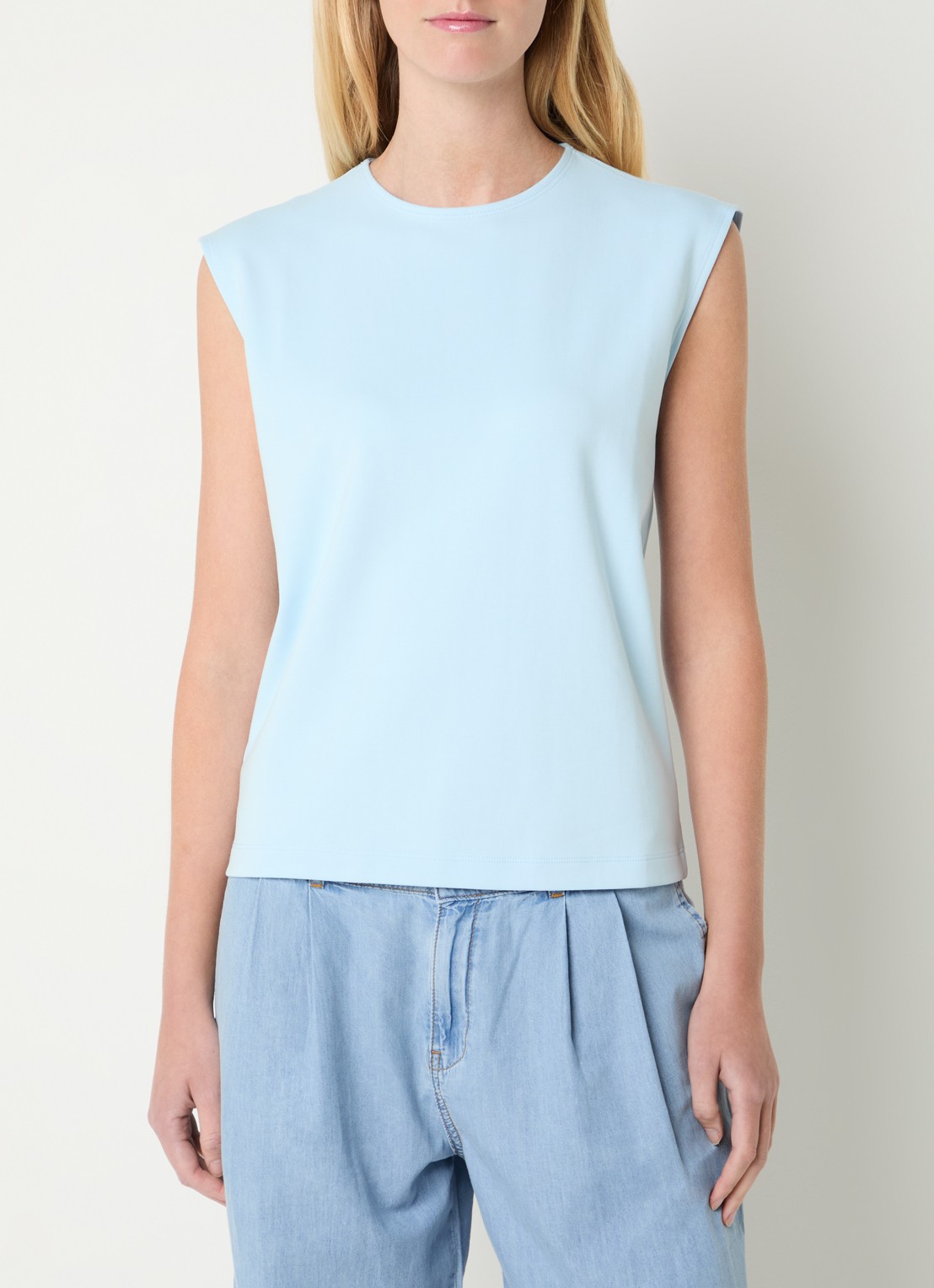 Josephine & Co Bastiaan top met ronde hals - detail 4 lichtblauw