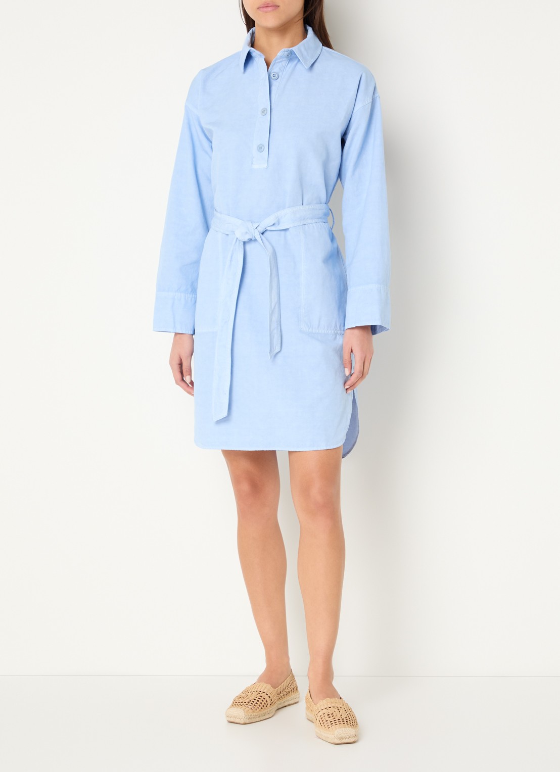 Josephine & Co Bella mini tuniekjurk met strikceintuur - voorkant 2 lichtblauw