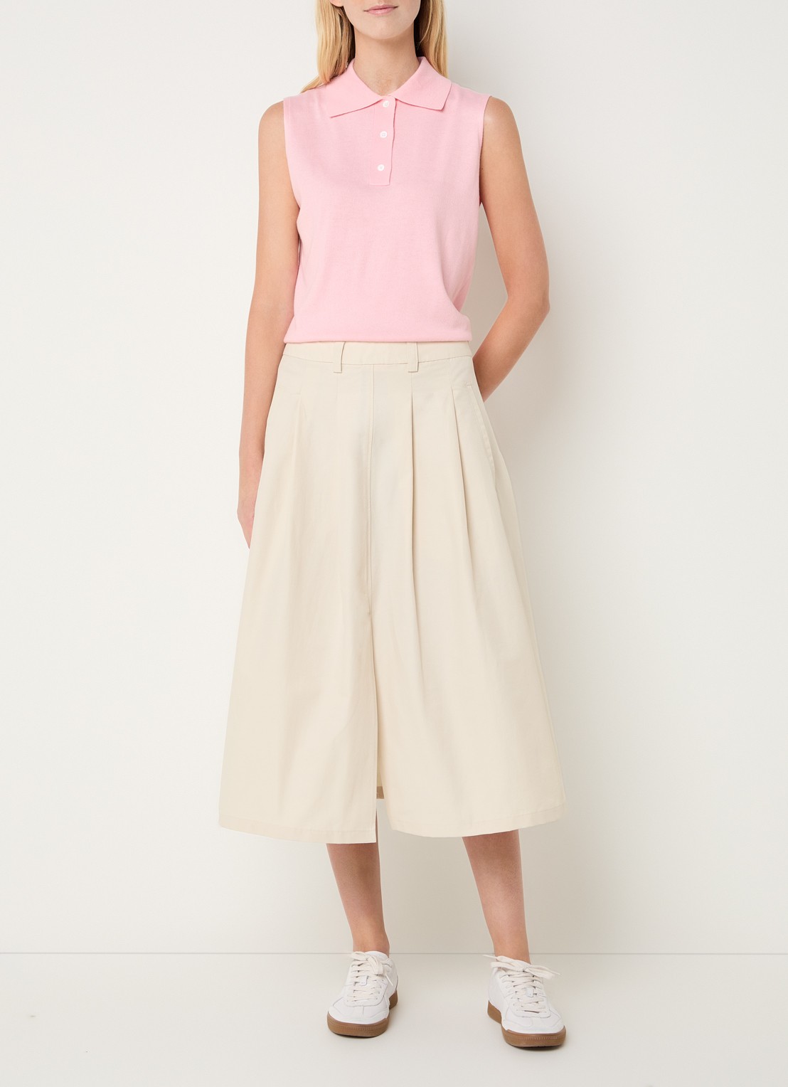 Josephine & Co Belle midi rok met plooidetail en split - voorkant 4 beige