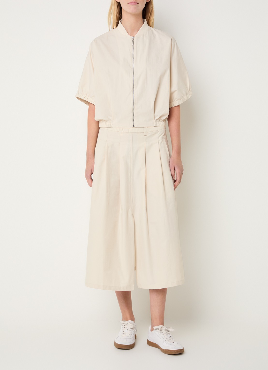 Josephine & Co Benedict cropped jack met vleermuismouw - voorkant 3 zand