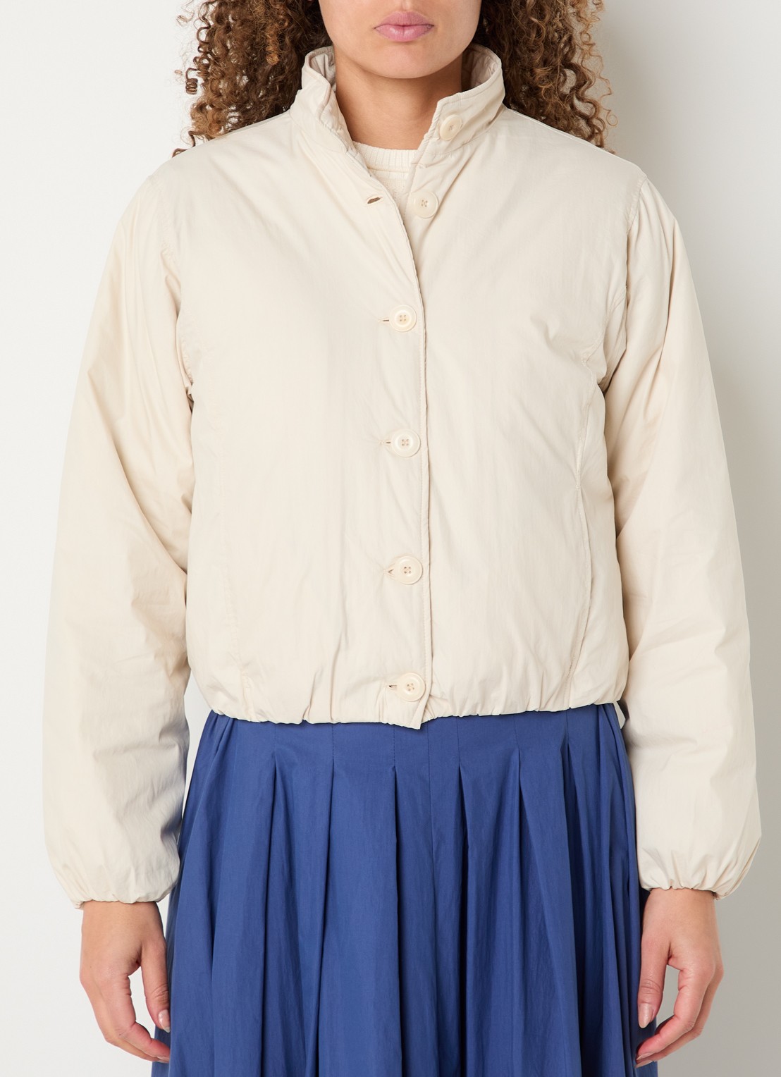 Josephine & Co Bente gewatteerd cropped jack met steekzakken - detail 4 beige