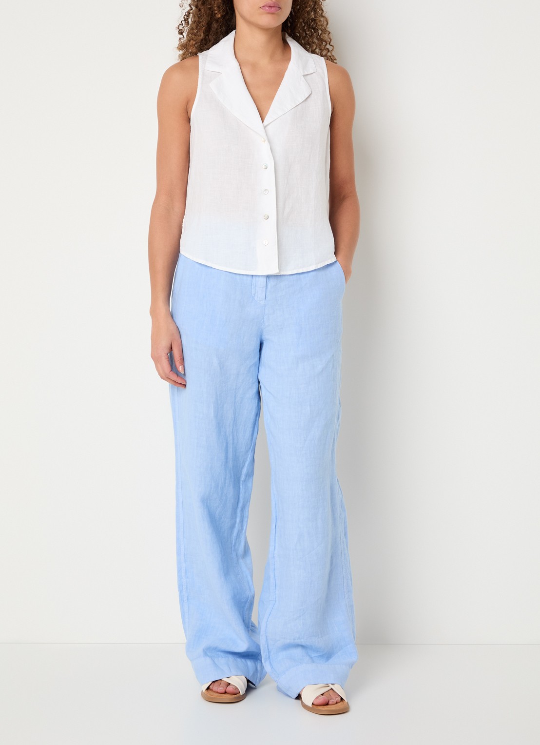 Josephine & Co Bliss mouwloze blouse  - voorkant 2 wit