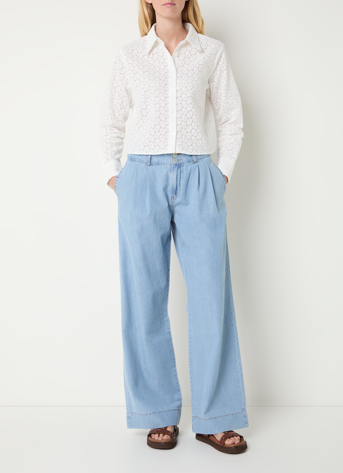 Josephine & Co Boaz cropped blouse met broderie - voorkant 3 wit