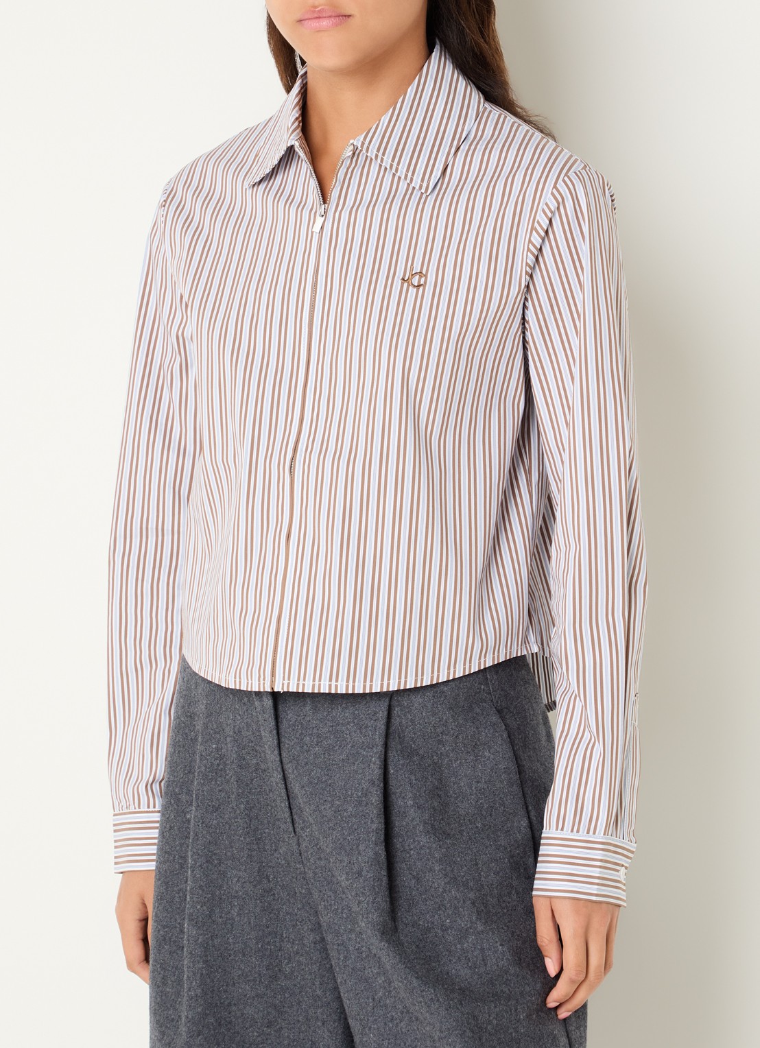 Josephine & Co Bodine blouse met streepprint en logoborduring - detail 4 camel