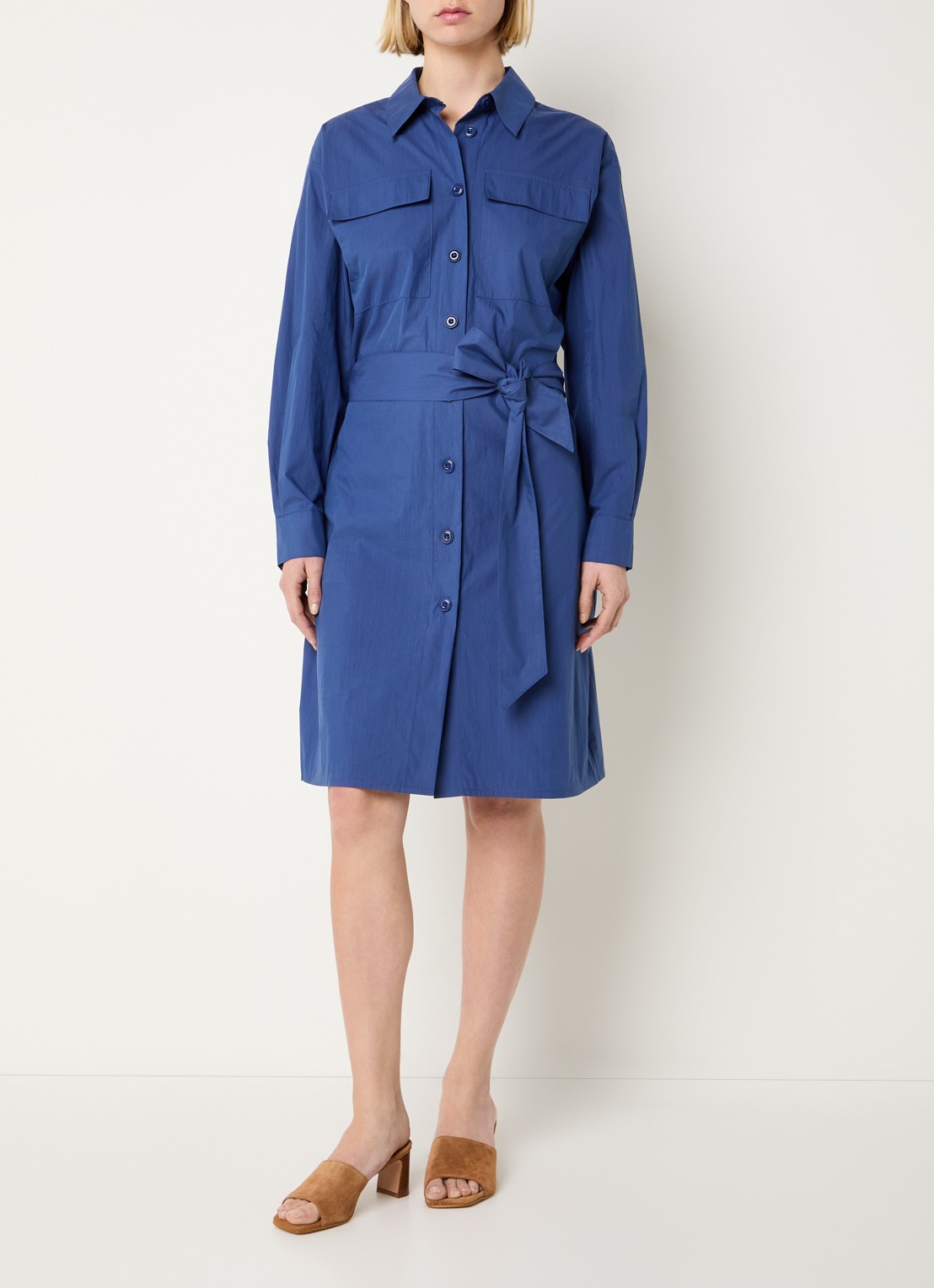 Josephine & Co Brien blousejurk met opgestikte zakken en strikceintuur - voorkant 3 royalblauw