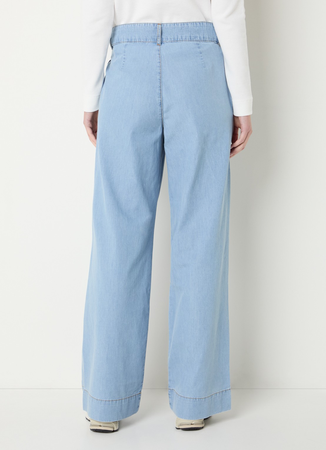 Josephine & Co Britt high waist straight fit broek van chambray - achterkant lichtblauw