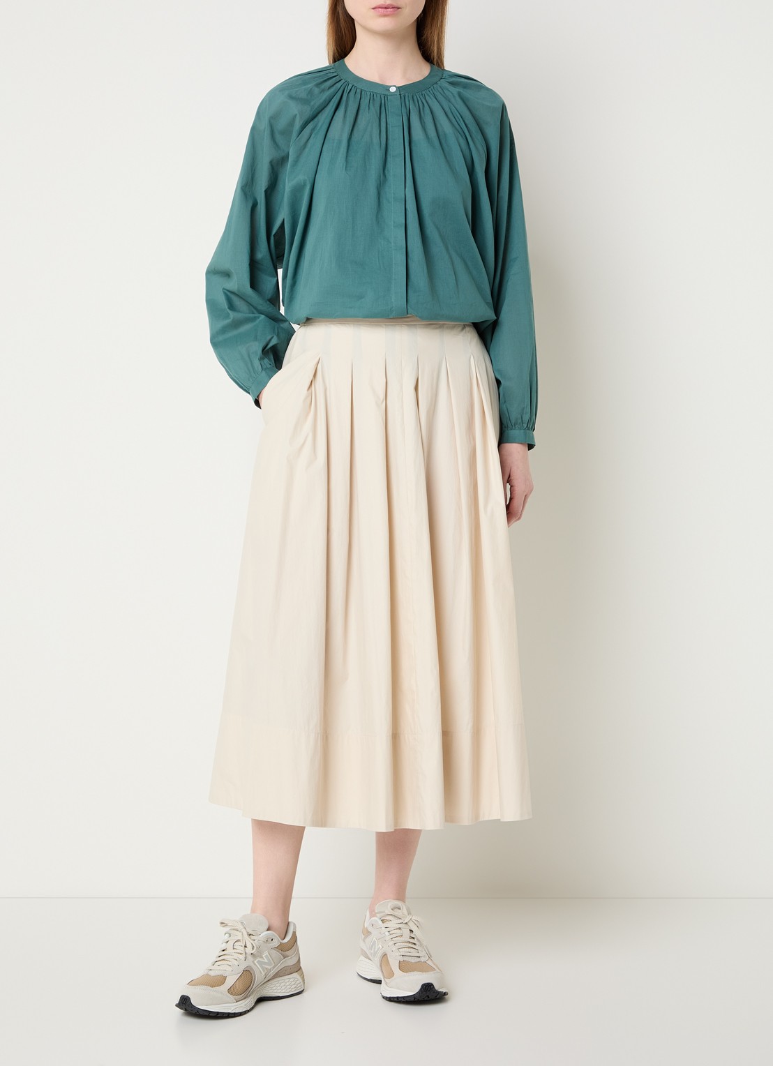 Josephine & Co Brooklynn blouse met stolpplooi en ballonmouw - voorkant 4 zeegroen