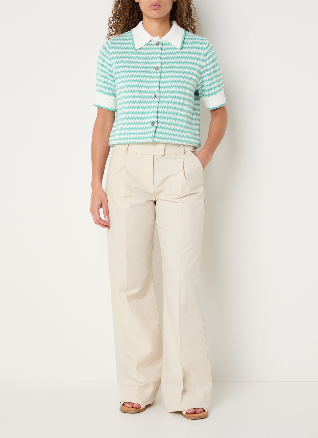 Josephine & Co High waist wide fit pantalon met steekzakken - voorkant 2 beige