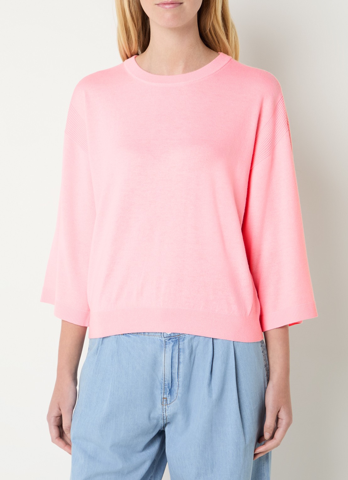 Josephine & Co Janou fijngebreide pullover met trompetmouw - detail 3 koraalroze