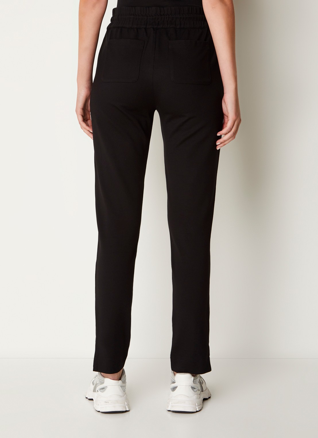 Josephine & Co Perry mid waist slim fit cropped pantalon van jersey  - achterkant zwart