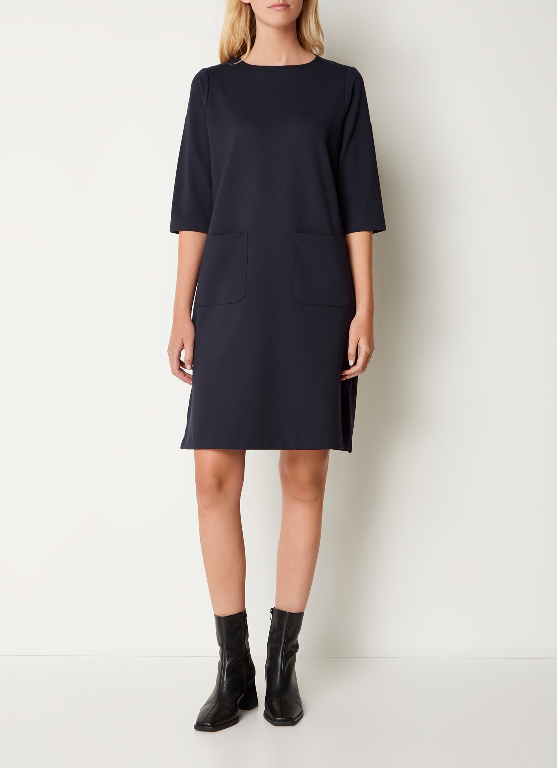 Josephine & Co Polly mini jurk van jersey met opgestikte zakken  - voorkant 4 donkerblauw