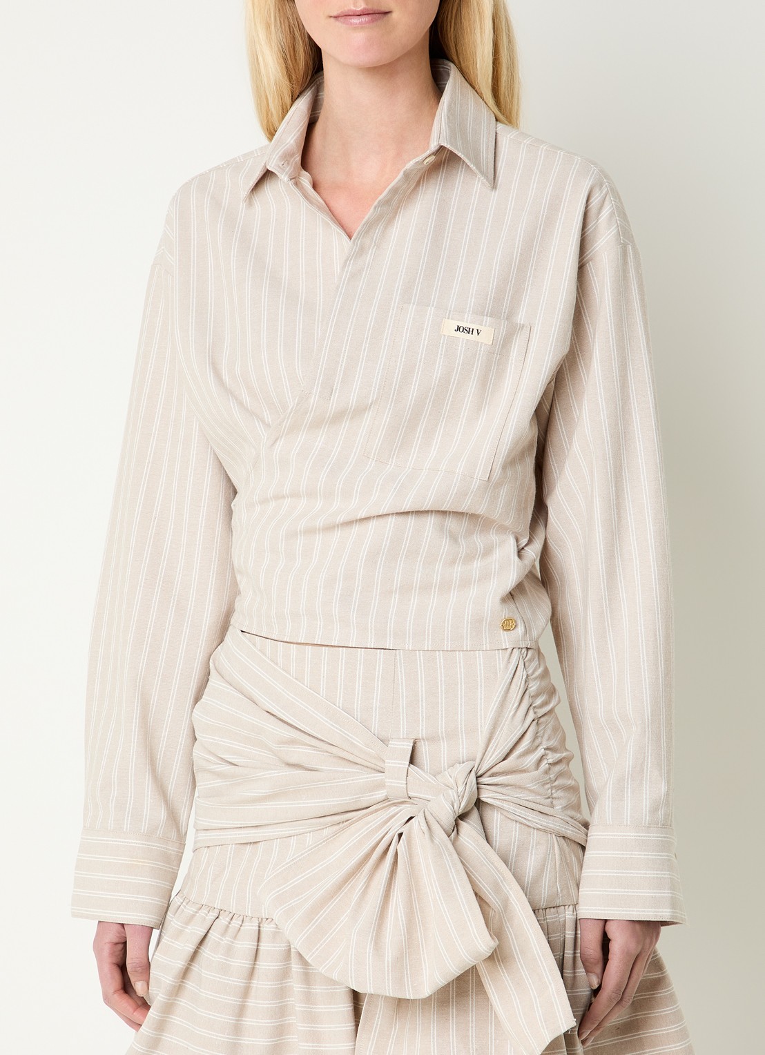 JOSH V Banks blouse met streepprint en strikceintuur - detail 3 beige
