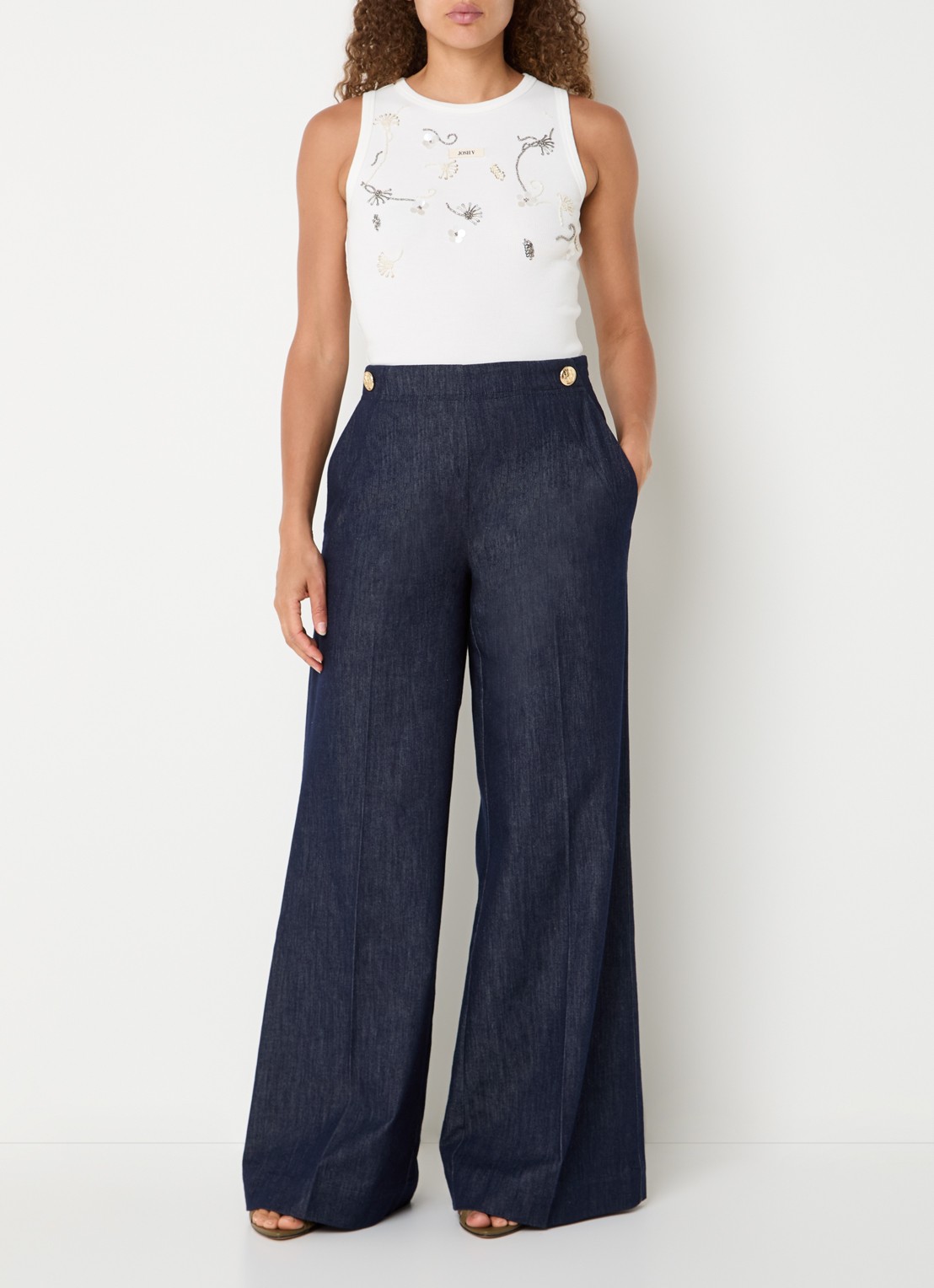 JOSH V Calix tanktop met pailletten en kralendecoratie - voorkant 2 gebroken wit