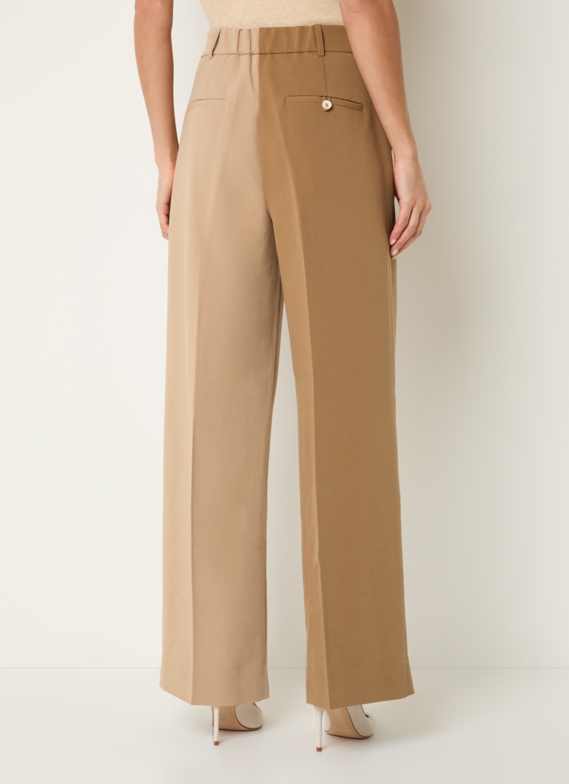 JOSH V Emma high waist loose fit pantalon met persplooi en steekzakken - achterkant 4 camel