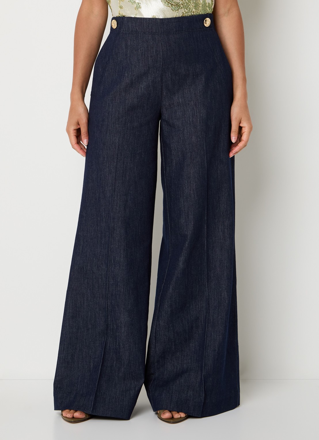 JOSH V Indra high waist wide fit broek van chambray met knoopdetail - detail 4 indigo