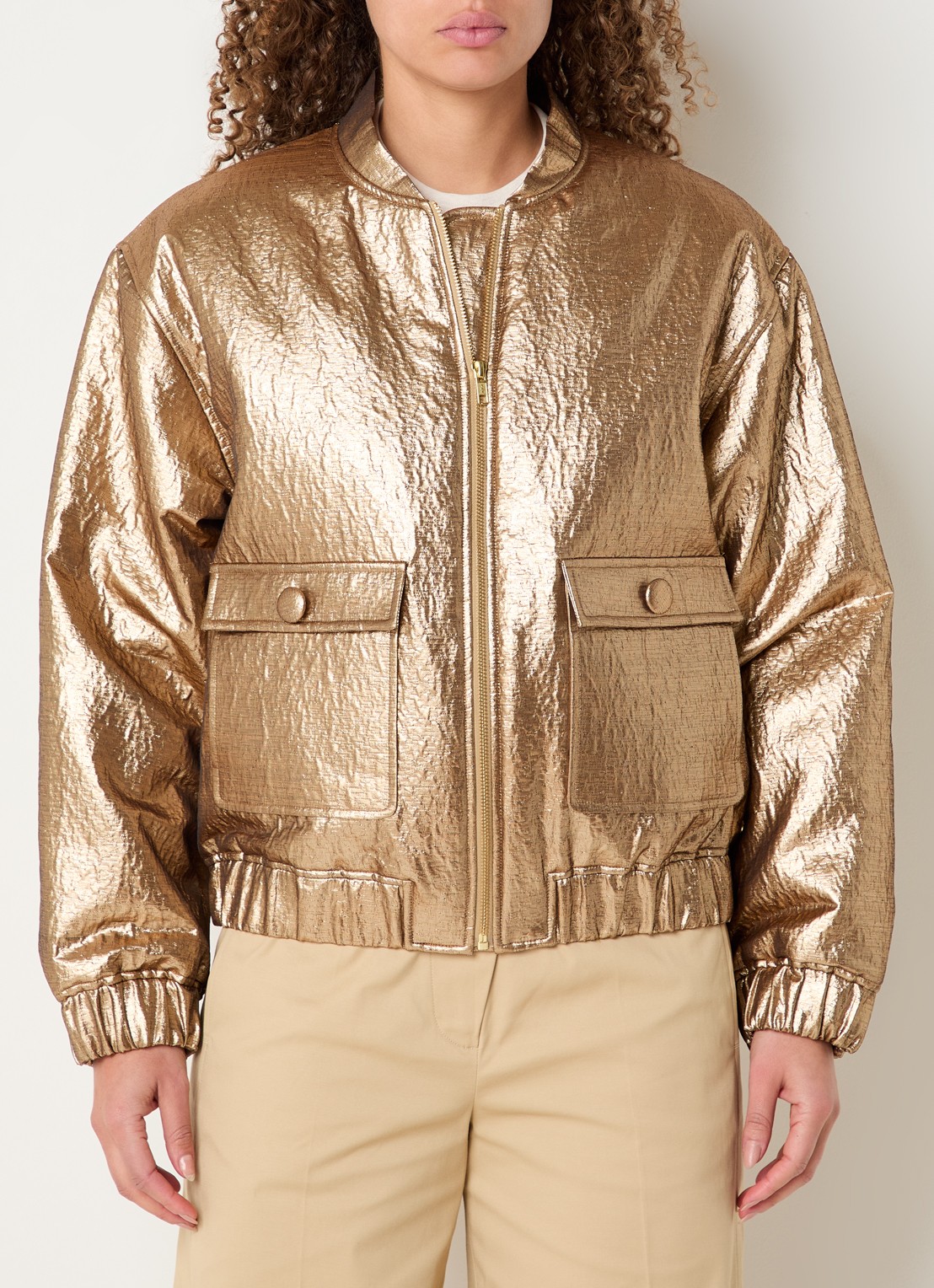 JOSH V Kelsey gewatteerd bomberjack met klepzakken en metallic finish - detail goud