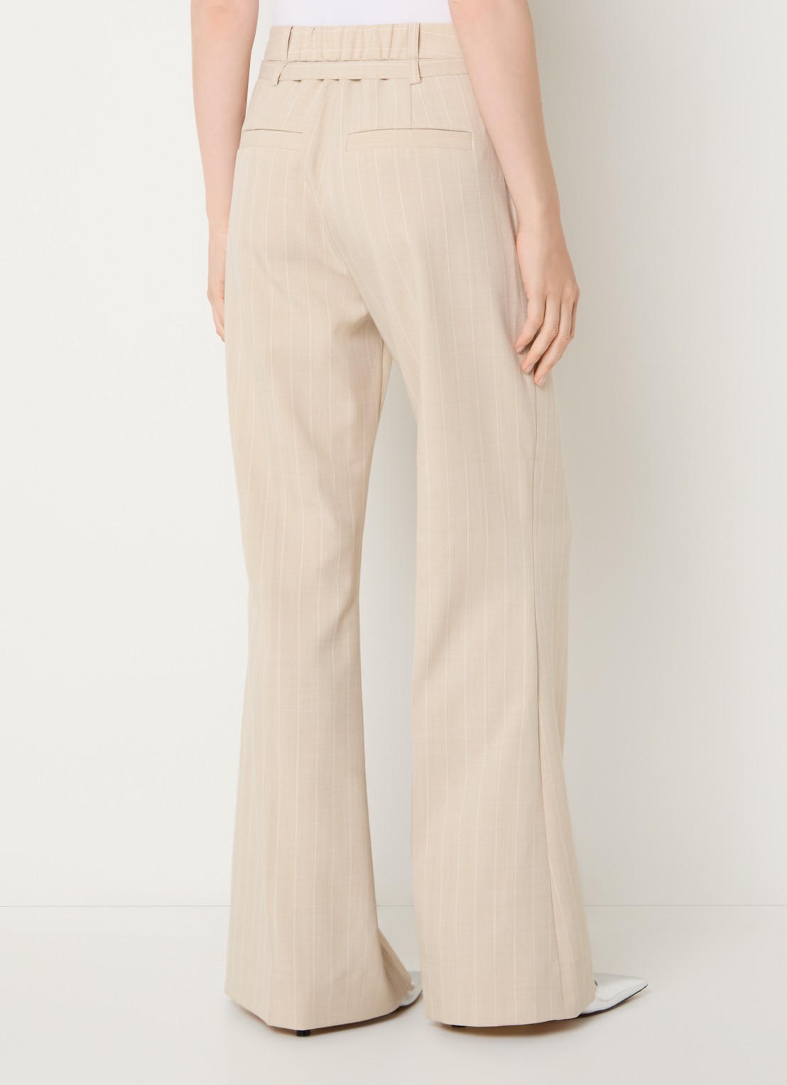 JOSH V Kora high waist flared fit pantalon met krijtstreep en ceintuur - achterkant 3 beige